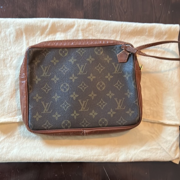 Authentic Louis Vuitton Monogram Wristlet - Picture 2 of 16